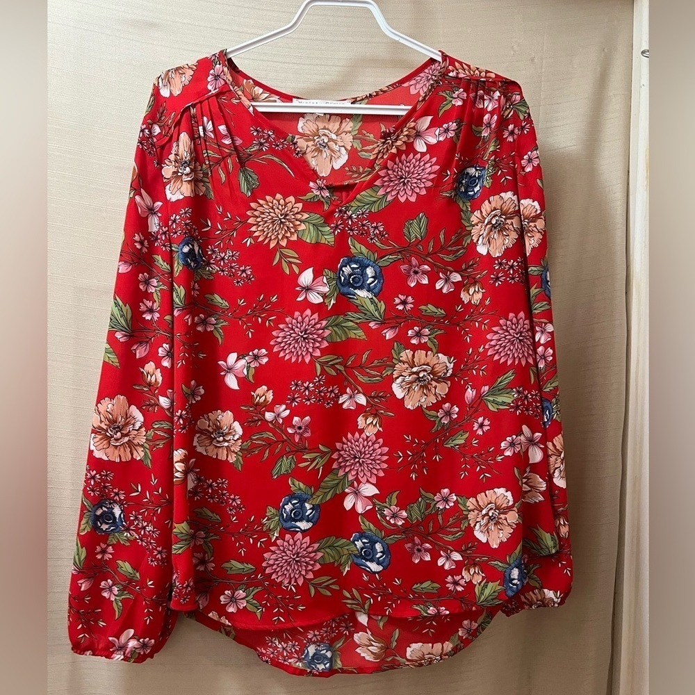 Violet and Claire BOGO Floral Red Women's Top Size Large ⚫️